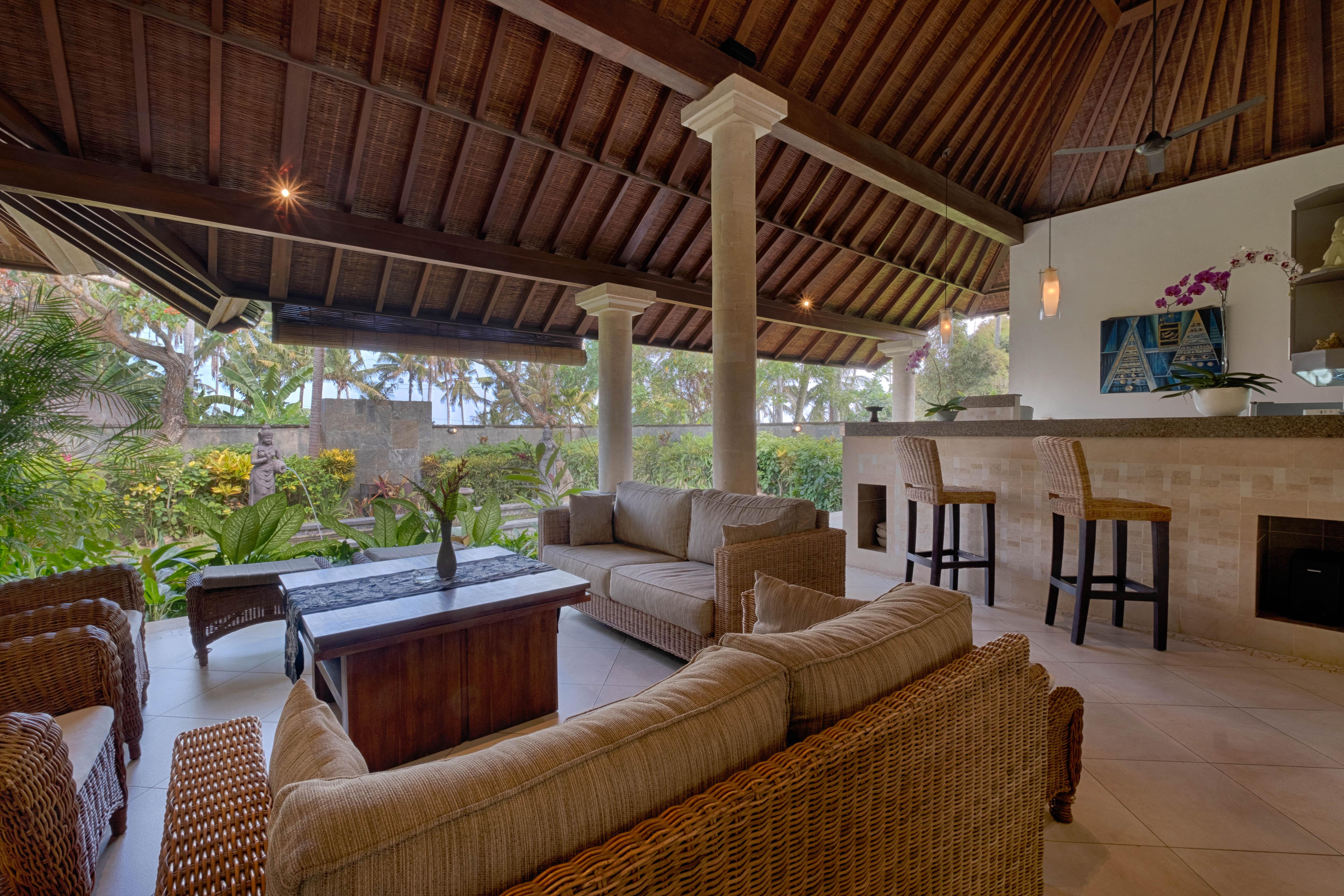 Kutus Kutus Saba Beach Villa Sukawati Esterno foto