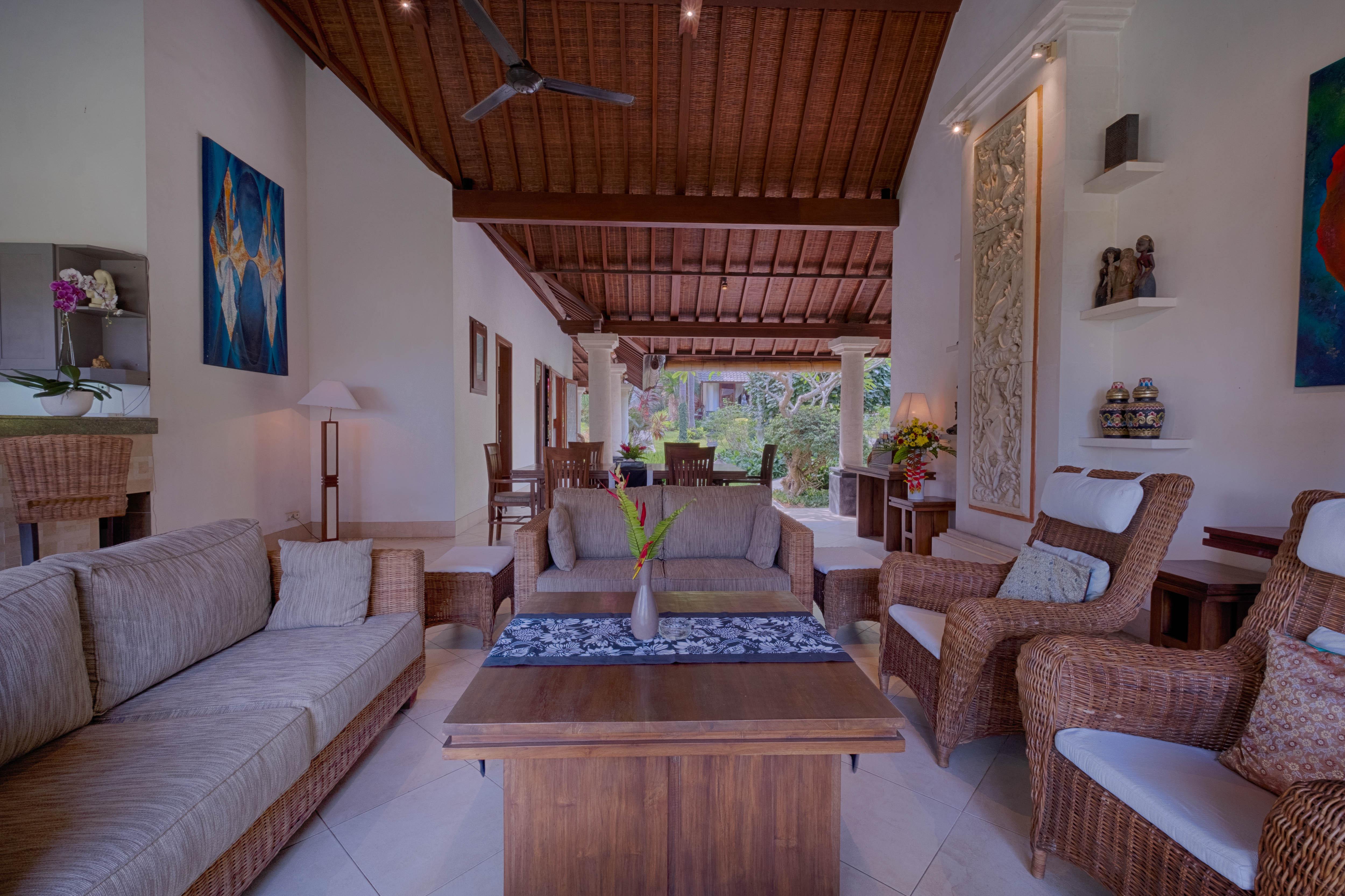 Kutus Kutus Saba Beach Villa Sukawati Esterno foto