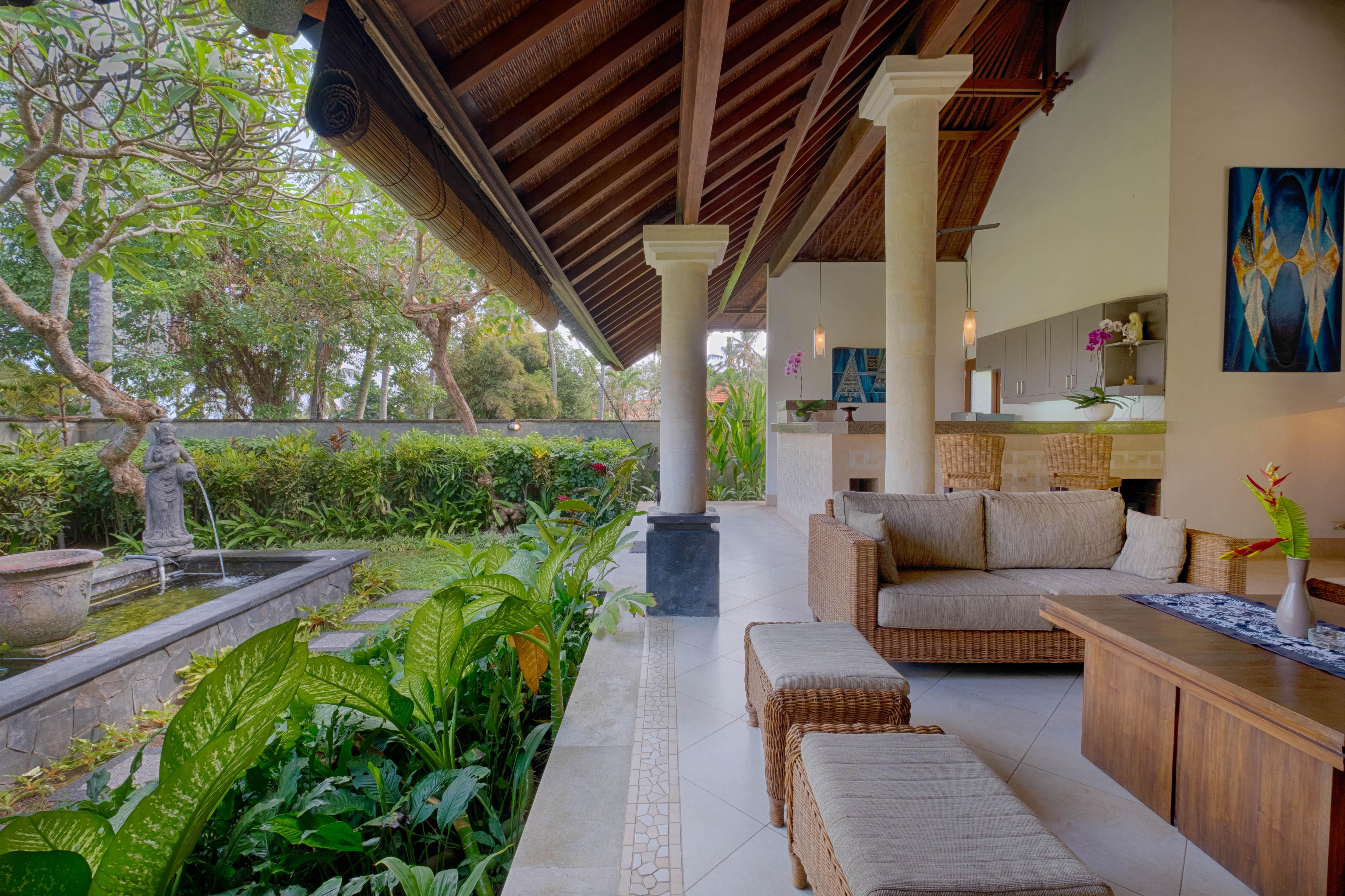 Kutus Kutus Saba Beach Villa Sukawati Esterno foto